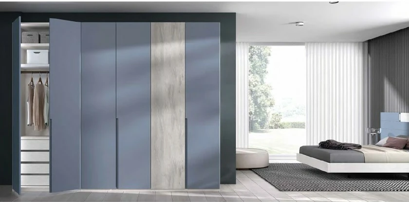 Armario con luz led color cobalto lacado con acabados en color polar