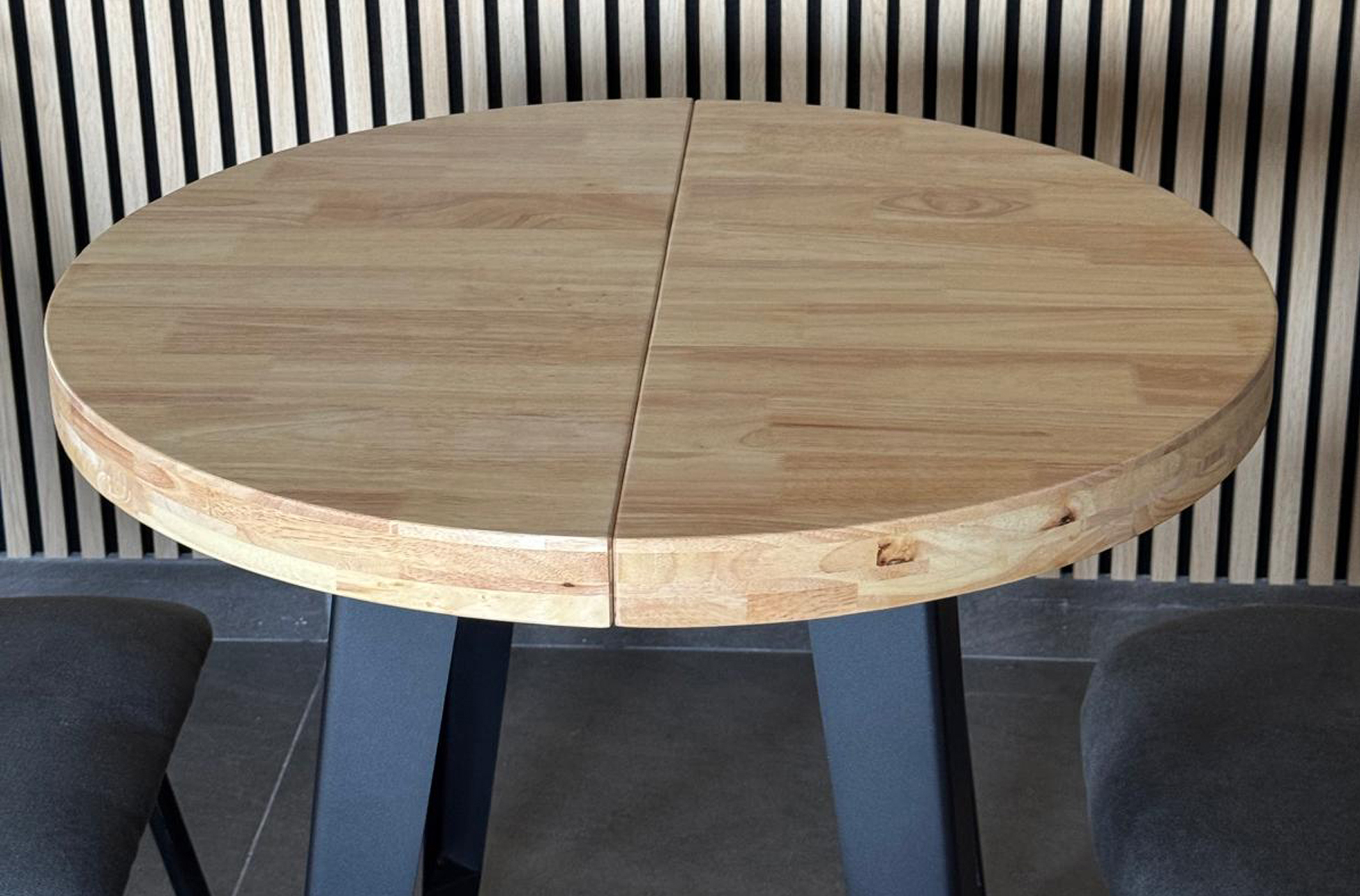 MESA COMEDOR REDONDA EXTENSIBLE BERG 80 - 120 - 160 CM ROBLE NORDISH / NEGRO. - Imagen 3