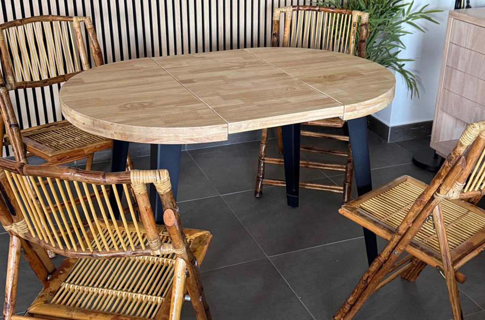 MESA COMEDOR REDONDA EXTENSIBLE BERG 80 - 120 - 160 CM ROBLE NORDISH / NEGRO. - Imagen 6