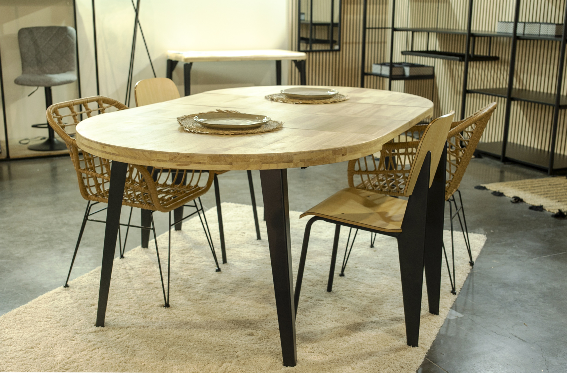 MESA COMEDOR REDONDA EXTENSIBLE BERG 120 - 160 - 200 CM ROBLE NORDISH / NEGRO. - Imagen 5
