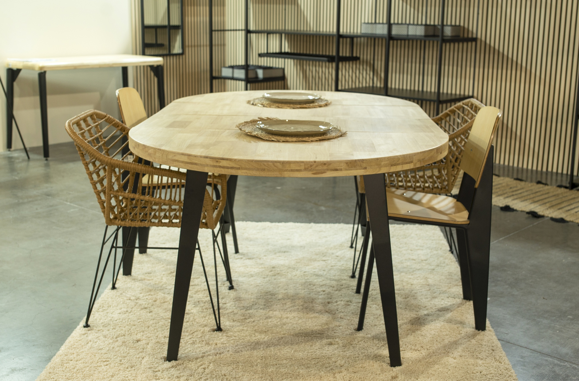 MESA COMEDOR REDONDA EXTENSIBLE BERG 120 - 160 - 200 CM ROBLE NORDISH / NEGRO. - Imagen 6
