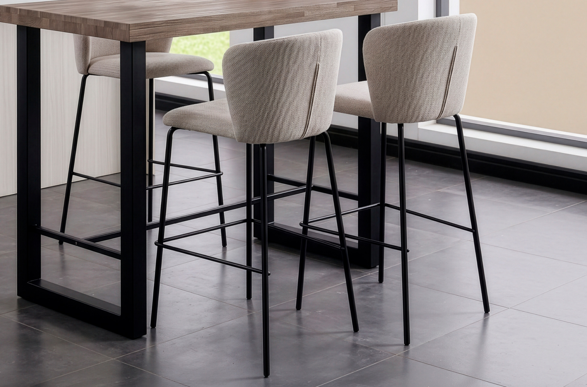 TABURETE TAPIZADO MARGOT ALTO ASIENTO 65 CM TEJIDO BEIGE.