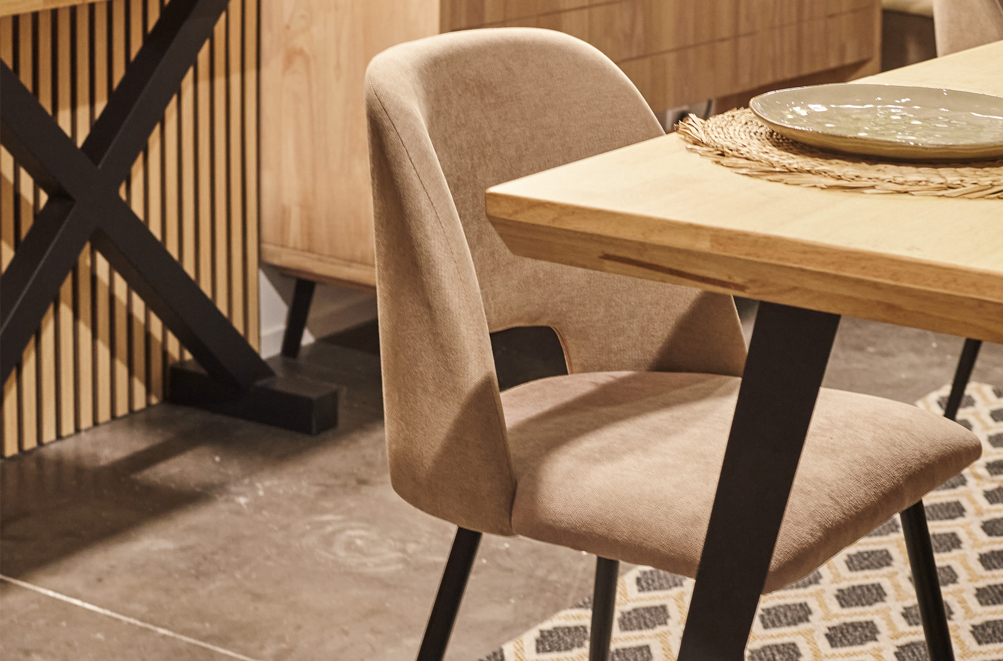 SILLA COMEDOR VENUS TEJIDO BEIGE / NEGRO. - Imagen 5