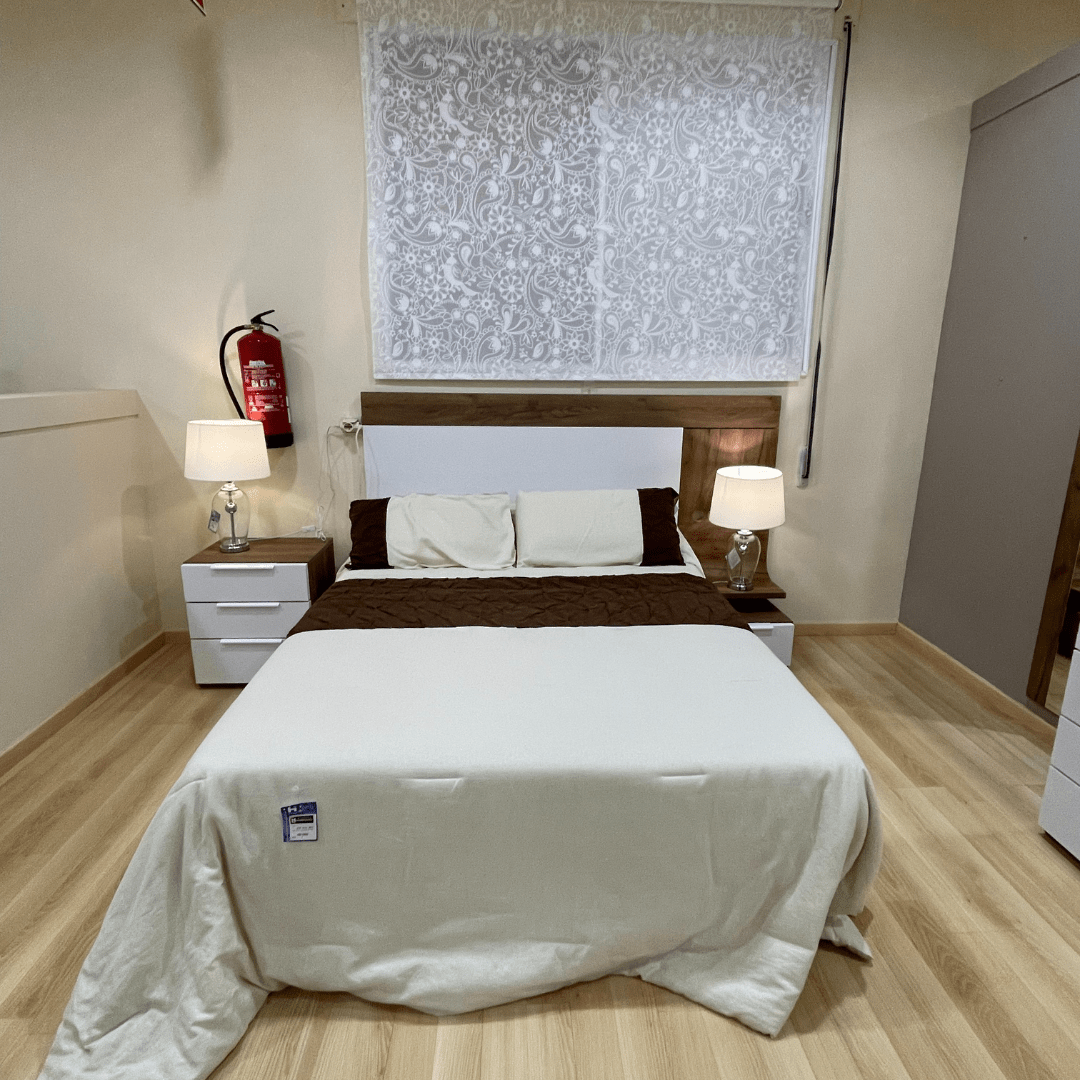 Dormitorio de matrimonio completo roble/blanco outlet - Imagen 3
