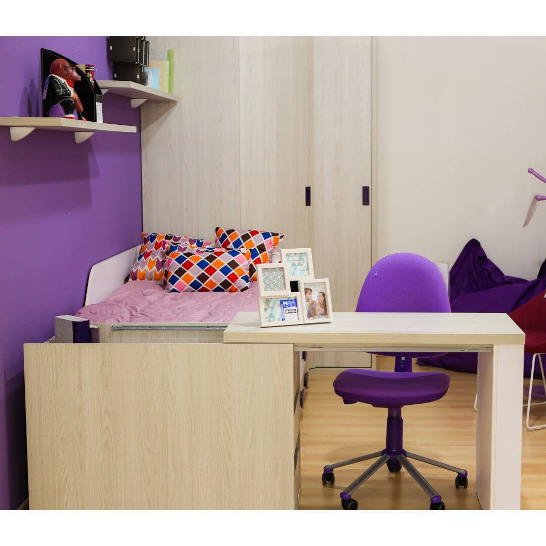 Dormitorio juvenil con cama compacta y arcón extraíble - Imagen 2