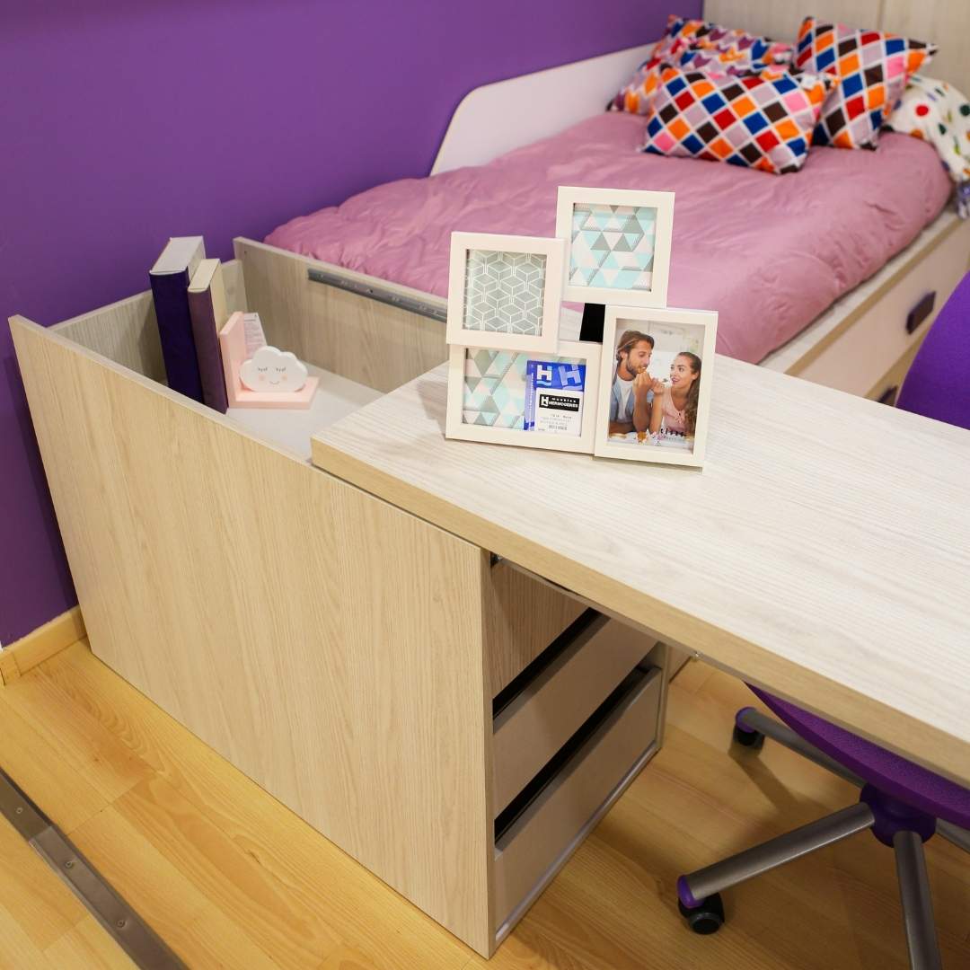 Dormitorio juvenil con cama compacta y arcón extraíble - Imagen 3