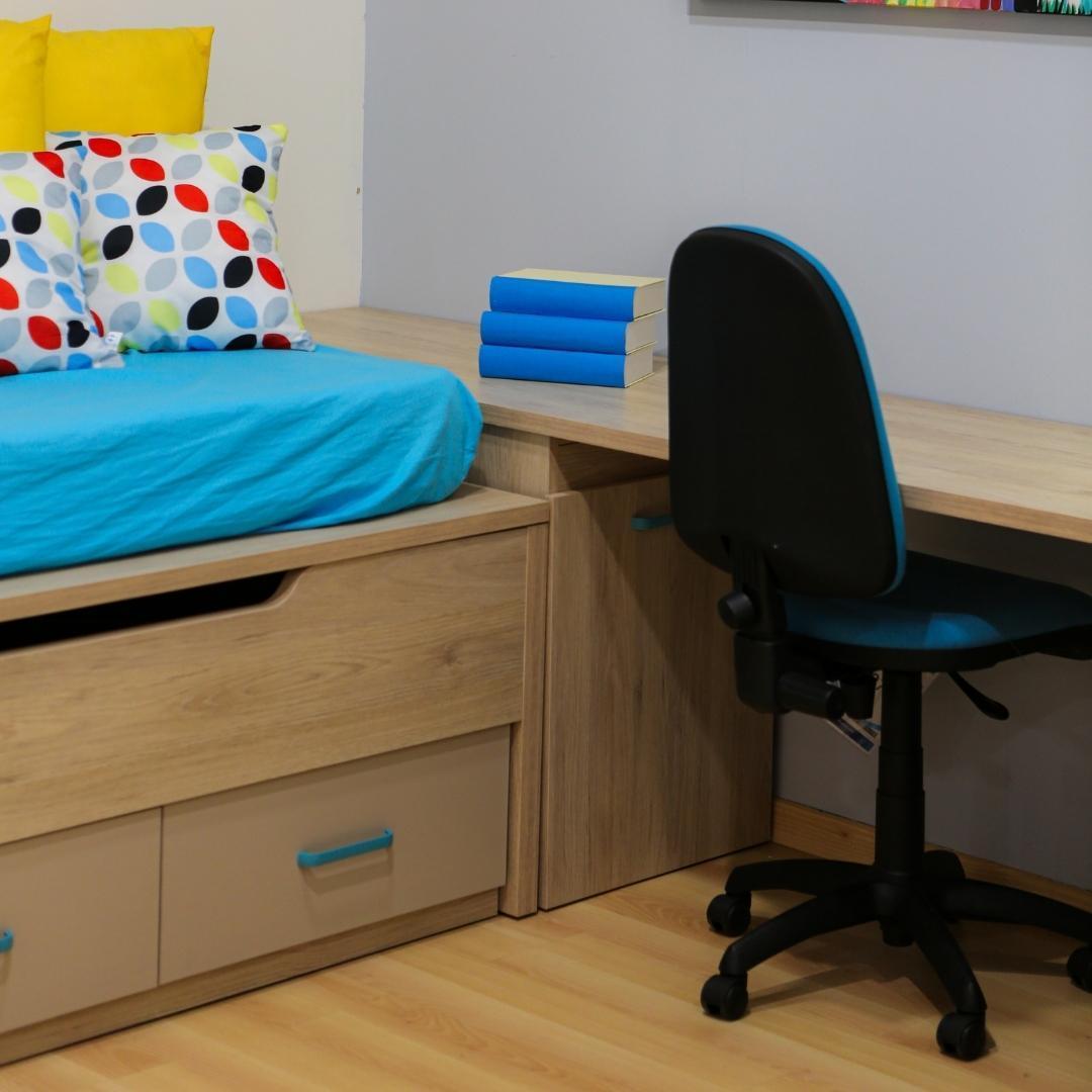Dormitorio juvenil: cama compacta armario y escritorio canela azul - Imagen 2